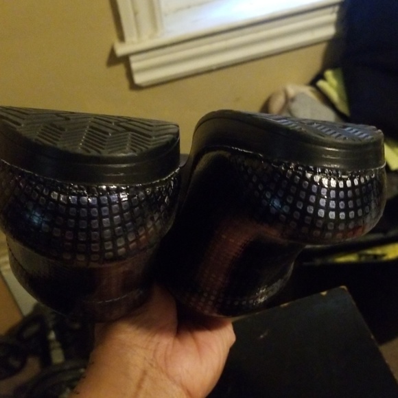 Shoes - Picture 6 of 7